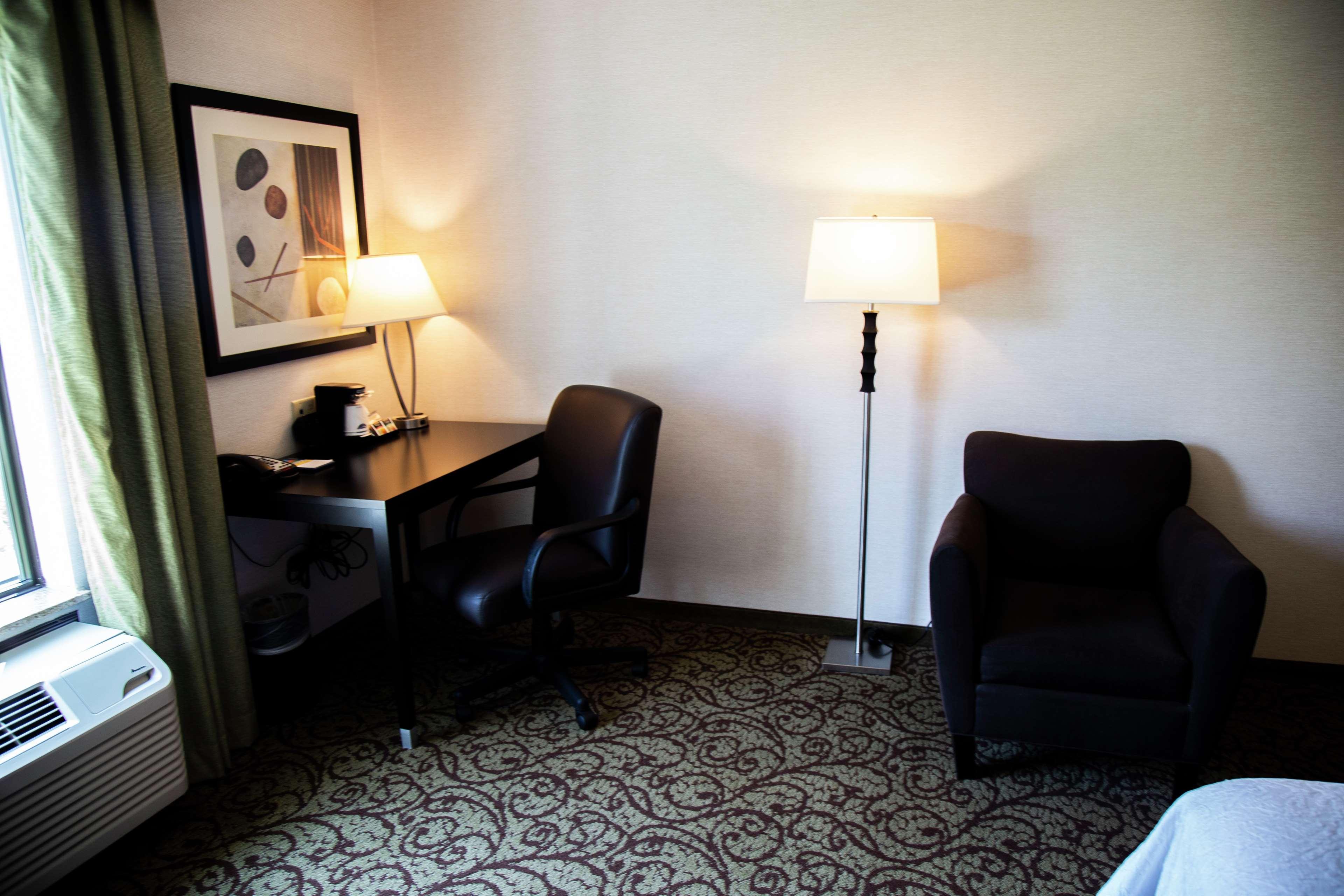 Hampton Inn & Suites Sharon West Middlesex Eksteriør billede